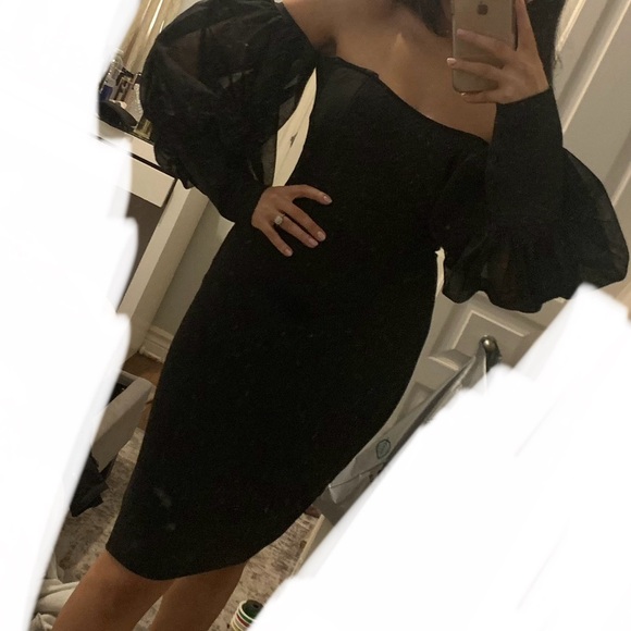 Dresses & Skirts - MIDI BODYCON BLACK DRESS
BALLOON SLEEVES